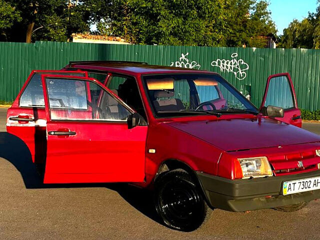 Красный ВАЗ 2109, объемом двигателя 1.5 л и пробегом 0 тыс. км за 900 $, фото 2 на Automoto.ua