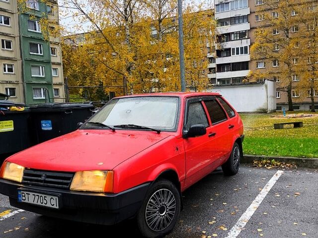 Красный ВАЗ 2109, объемом двигателя 1.3 л и пробегом 220 тыс. км за 2000 $, фото 3 на Automoto.ua