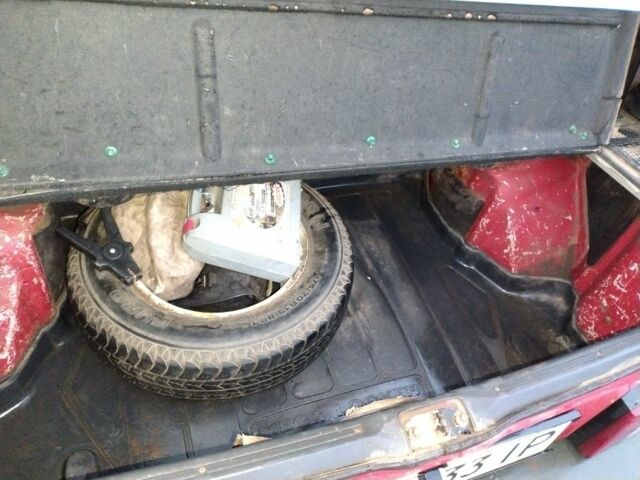 Красный ВАЗ 2109, объемом двигателя 1.5 л и пробегом 186 тыс. км за 1183 $, фото 4 на Automoto.ua