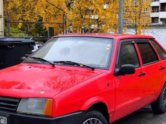 Красный ВАЗ 2109, объемом двигателя 1.3 л и пробегом 220 тыс. км за 2000 $, фото 2 на Automoto.ua