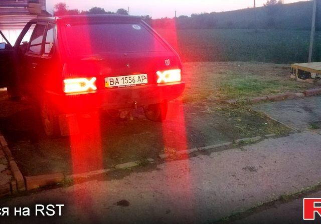 Красный ВАЗ 2109, объемом двигателя 1.6 л и пробегом 0 тыс. км за 1000 $, фото 8 на Automoto.ua