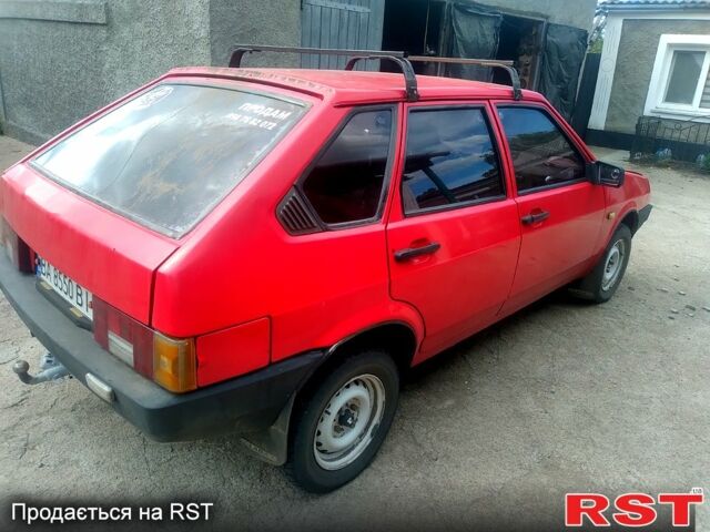 Красный ВАЗ 2109, объемом двигателя 1.3 л и пробегом 205 тыс. км за 1010 $, фото 3 на Automoto.ua