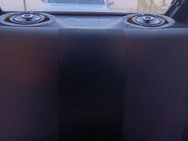 Красный ВАЗ 2109, объемом двигателя 1 л и пробегом 8 тыс. км за 750 $, фото 3 на Automoto.ua