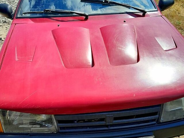 Красный ВАЗ 2109, объемом двигателя 1.5 л и пробегом 200 тыс. км за 900 $, фото 2 на Automoto.ua