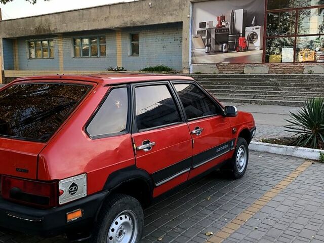 Красный ВАЗ 2109, объемом двигателя 1.5 л и пробегом 300 тыс. км за 950 $, фото 2 на Automoto.ua