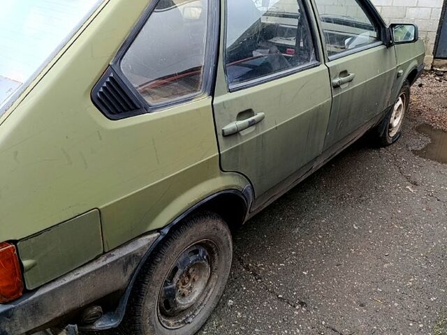 ВАЗ 2109 1991 в Черкассах на Automoto.ua Красный ВАЗ 2109, объемом двигателя 1.6 л и пробегом 154 тыс. км за 500 $, фото 3 на Automoto.ua