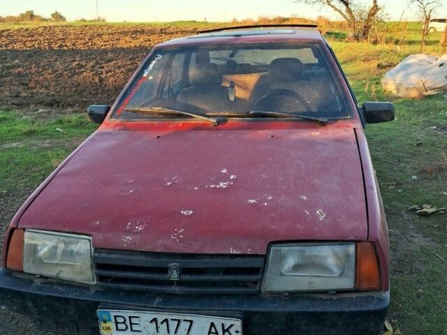 Красный ВАЗ 2109, объемом двигателя 1.5 л и пробегом 199 тыс. км за 999 $, фото 2 на Automoto.ua