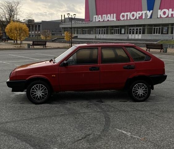 Красный ВАЗ 2109, объемом двигателя 1.5 л и пробегом 999 тыс. км за 400 $, фото 2 на Automoto.ua