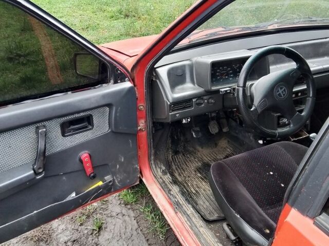 Красный ВАЗ 2109, объемом двигателя 1.3 л и пробегом 130 тыс. км за 757 $, фото 5 на Automoto.ua