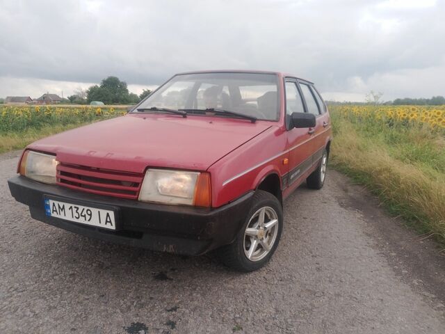 Красный ВАЗ 2109, объемом двигателя 1.5 л и пробегом 33 тыс. км за 1200 $, фото 1 на Automoto.ua