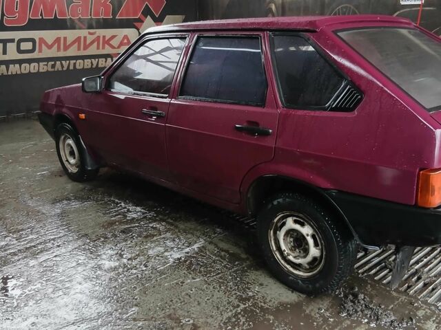 Красный ВАЗ 2109, объемом двигателя 1.5 л и пробегом 84 тыс. км за 1107 $, фото 2 на Automoto.ua