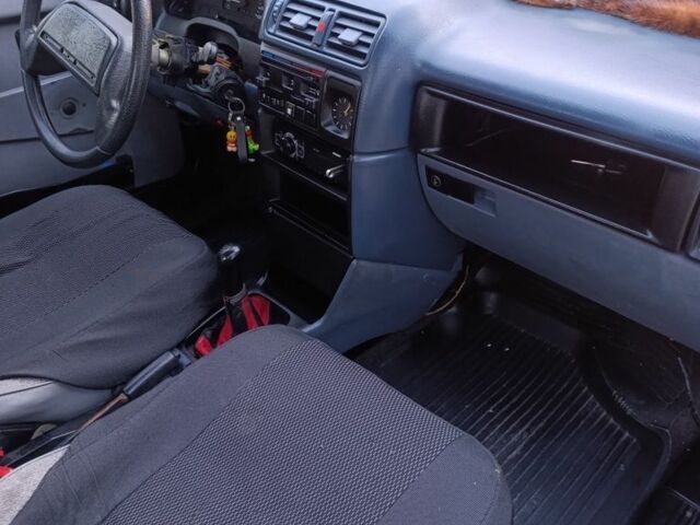 Красный ВАЗ 2109, объемом двигателя 1 л и пробегом 8 тыс. км за 750 $, фото 2 на Automoto.ua