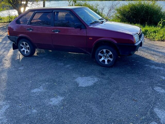 Красный ВАЗ 2109, объемом двигателя 1.5 л и пробегом 199 тыс. км за 1200 $, фото 2 на Automoto.ua