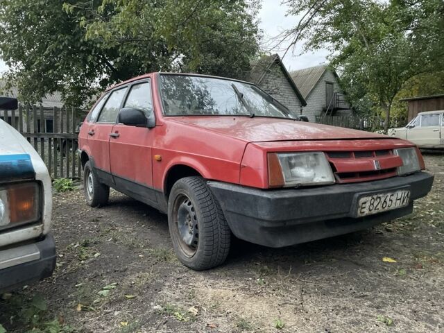 Красный ВАЗ 2109, объемом двигателя 1.5 л и пробегом 333 тыс. км за 350 $, фото 5 на Automoto.ua