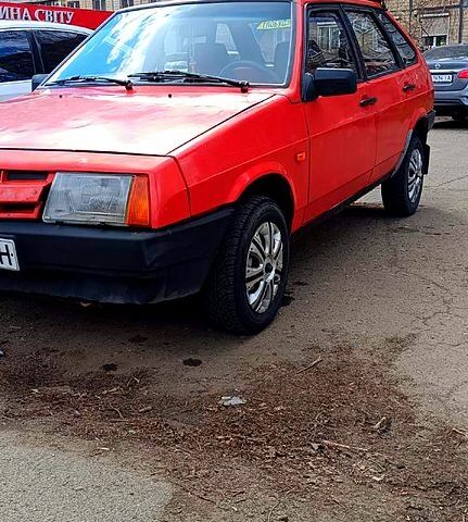 Красный ВАЗ 2109, объемом двигателя 15 л и пробегом 270 тыс. км за 800 $, фото 1 на Automoto.ua