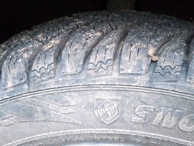 Красный ВАЗ 2109, объемом двигателя 1.3 л и пробегом 205 тыс. км за 1010 $, фото 4 на Automoto.ua