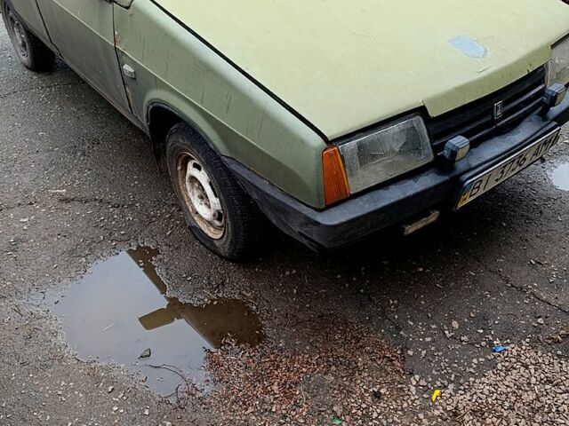 ВАЗ 2109 1991 в Черкассах на Automoto.ua Красный ВАЗ 2109, объемом двигателя 1.6 л и пробегом 154 тыс. км за 500 $, фото 6 на Automoto.ua