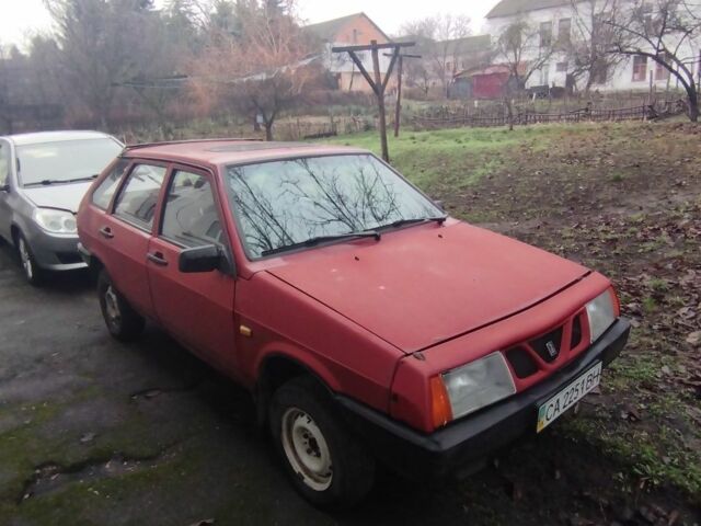 Красный ВАЗ 2109, объемом двигателя 1.5 л и пробегом 10 тыс. км за 900 $, фото 4 на Automoto.ua