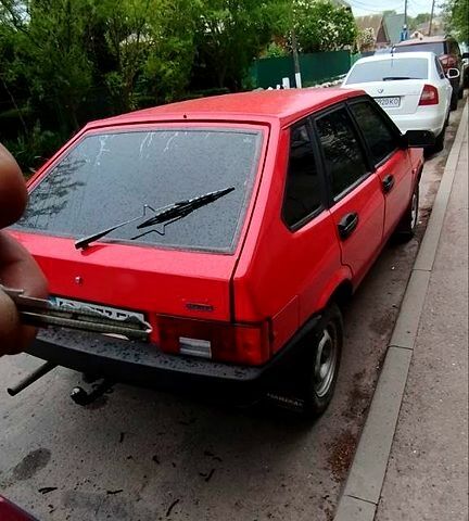 Красный ВАЗ 2109, объемом двигателя 1.5 л и пробегом 0 тыс. км за 1470 $, фото 3 на Automoto.ua