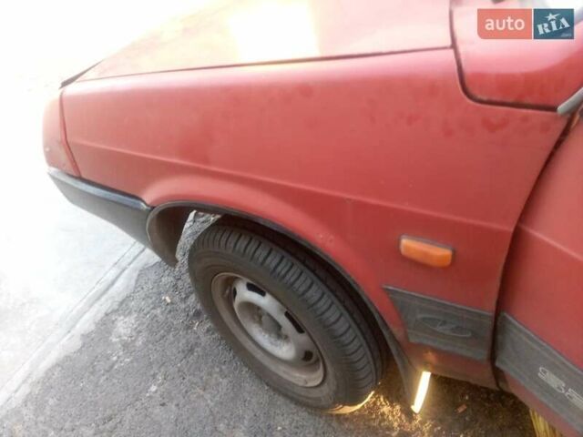 Красный ВАЗ 2109, объемом двигателя 1.5 л и пробегом 200 тыс. км за 1050 $, фото 4 на Automoto.ua