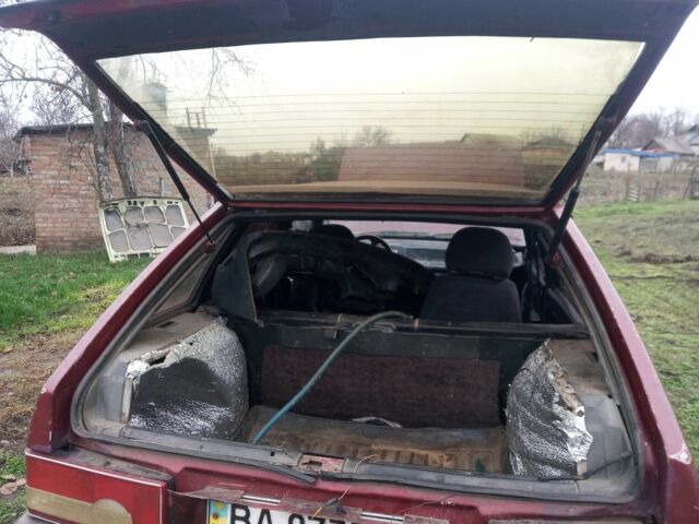 Красный ВАЗ 2109, объемом двигателя 1.3 л и пробегом 220 тыс. км за 381 $, фото 3 на Automoto.ua