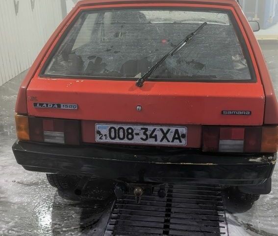 Красный ВАЗ 2109, объемом двигателя 1.5 л и пробегом 320 тыс. км за 1100 $, фото 3 на Automoto.ua