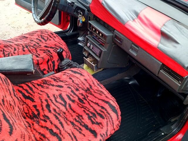 ВАЗ 2109 1992 у Вінниці на Automoto.ua Червоний ВАЗ 2109, об'ємом двигуна 1.5 л та пробігом 0 тис. км за 1000 $, фото 5 на Automoto.ua