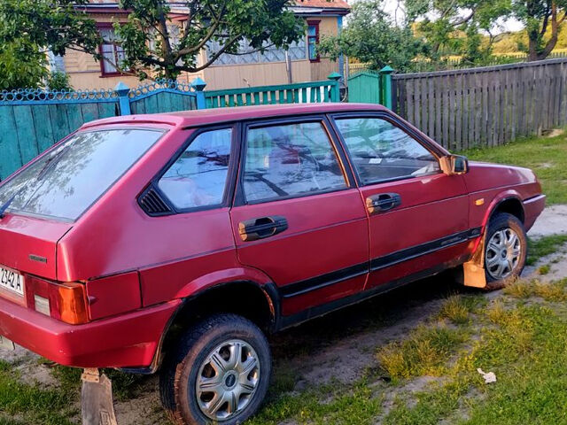 Красный ВАЗ 2109, объемом двигателя 1.5 л и пробегом 100 тыс. км за 1000 $, фото 6 на Automoto.ua