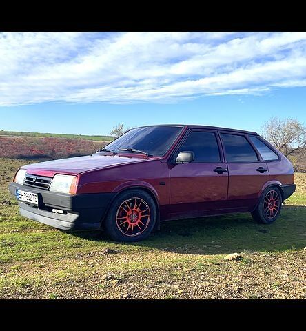 Червоний ВАЗ 2109, об'ємом двигуна 1.5 л та пробігом 111 тис. км за 2000 $, фото 3 на Automoto.ua