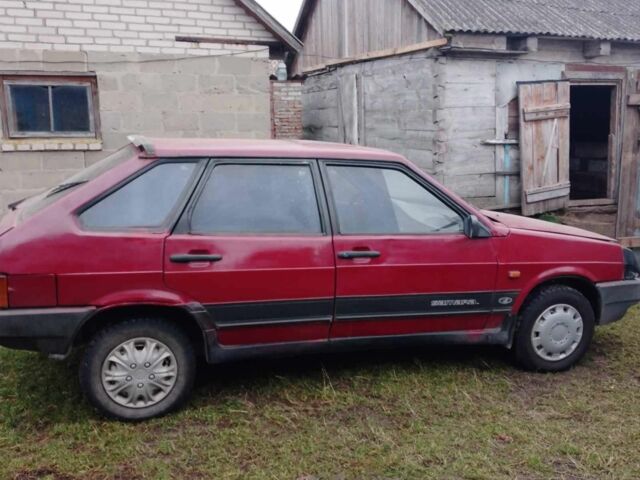 Красный ВАЗ 2109, объемом двигателя 1 л и пробегом 200 тыс. км за 700 $, фото 1 на Automoto.ua