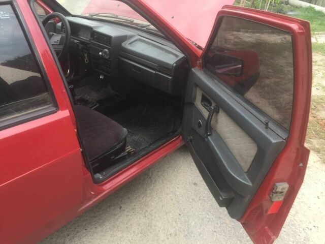 ВАЗ 2109 1992 в Харькове на Automoto.ua Красный ВАЗ 2109, объемом двигателя 0 л и пробегом 30 тыс. км за 1600 $, фото 5 на Automoto.ua