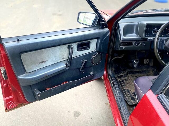 Красный ВАЗ 2109, объемом двигателя 1.5 л и пробегом 200 тыс. км за 1500 $, фото 6 на Automoto.ua