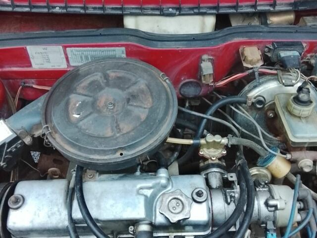 ВАЗ 2109 1992 в Борисполе на Automoto.ua Красный ВАЗ 2109, объемом двигателя 1.5 л и пробегом 140 тыс. км за 864 $, фото 6 на Automoto.ua