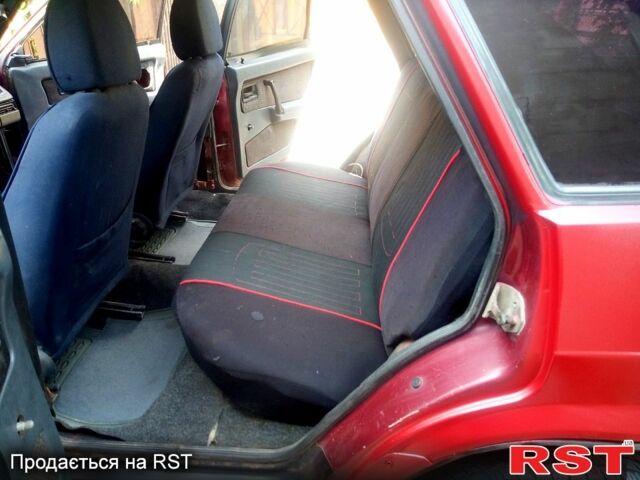 Красный ВАЗ 2109, объемом двигателя 1.5 л и пробегом 211 тыс. км за 800 $, фото 2 на Automoto.ua