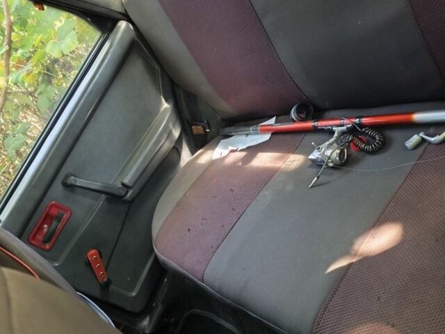 Красный ВАЗ 2109, объемом двигателя 1.5 л и пробегом 290 тыс. км за 481 $, фото 3 на Automoto.ua