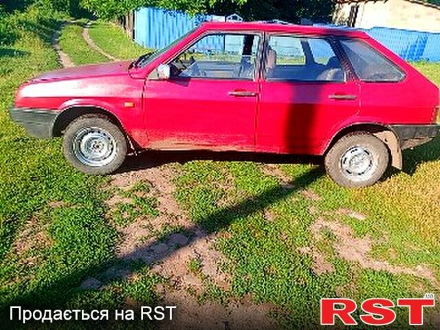 Красный ВАЗ 2109, объемом двигателя 1.5 л и пробегом 200 тыс. км за 800 $, фото 1 на Automoto.ua