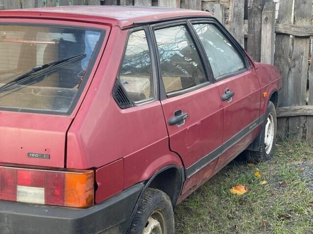Красный ВАЗ 2109, объемом двигателя 1.5 л и пробегом 260 тыс. км за 647 $, фото 2 на Automoto.ua
