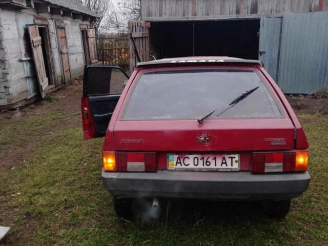 Красный ВАЗ 2109, объемом двигателя 1 л и пробегом 200 тыс. км за 650 $, фото 4 на Automoto.ua