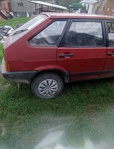 Красный ВАЗ 2109, объемом двигателя 1.3 л и пробегом 100 тыс. км за 700 $, фото 2 на Automoto.ua