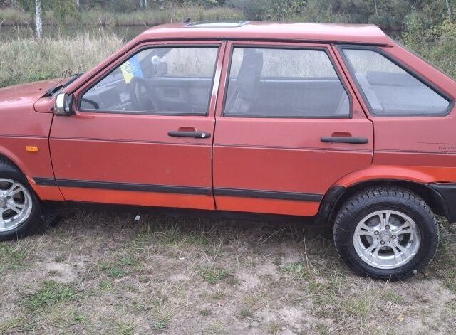 Красный ВАЗ 2109, объемом двигателя 1.3 л и пробегом 140 тыс. км за 1500 $, фото 1 на Automoto.ua