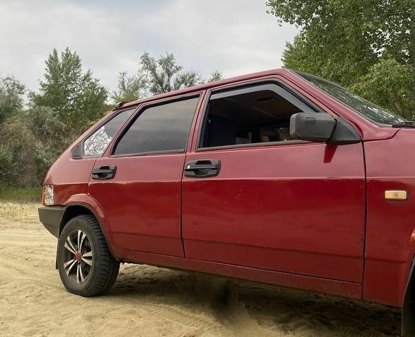 Красный ВАЗ 2109, объемом двигателя 1.3 л и пробегом 120 тыс. км за 1192 $, фото 3 на Automoto.ua