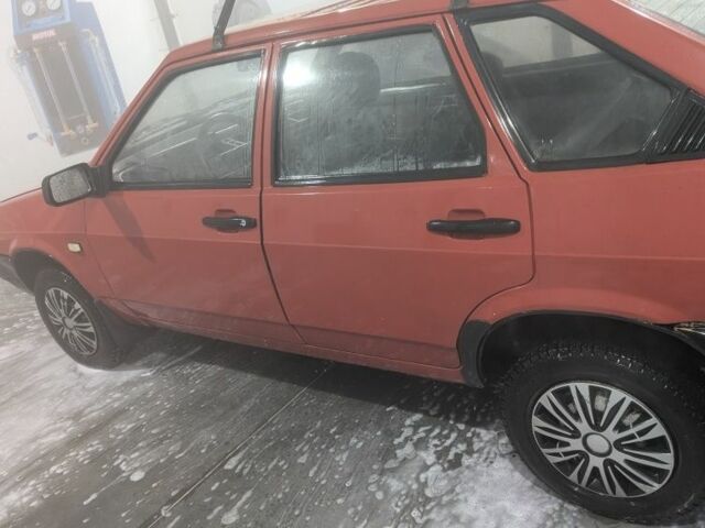 Красный ВАЗ 2109, объемом двигателя 1.5 л и пробегом 320 тыс. км за 1100 $, фото 2 на Automoto.ua
