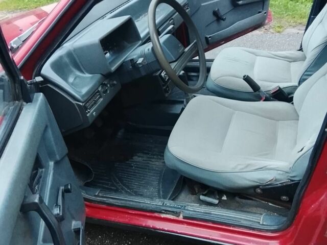 ВАЗ 2109 1992 в Борисполе на Automoto.ua Красный ВАЗ 2109, объемом двигателя 1.5 л и пробегом 140 тыс. км за 864 $, фото 5 на Automoto.ua