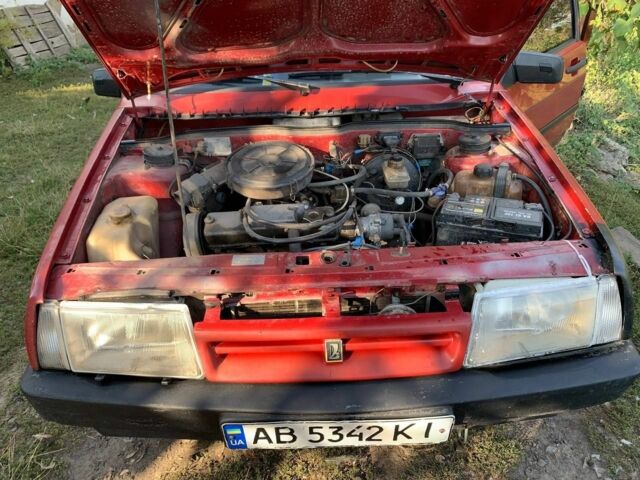 Красный ВАЗ 2109, объемом двигателя 1.5 л и пробегом 50 тыс. км за 800 $, фото 4 на Automoto.ua