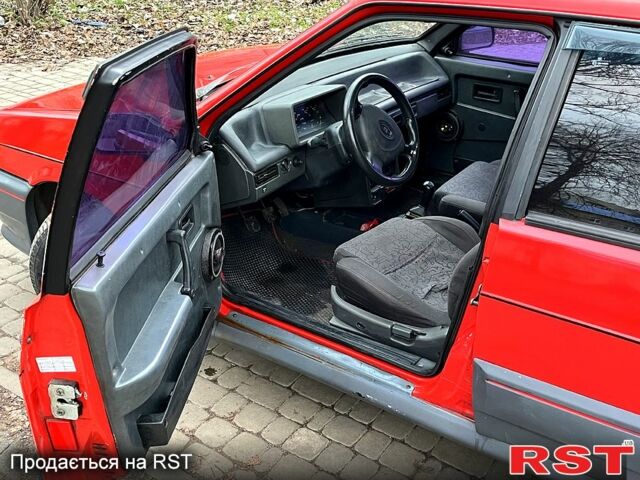 Красный ВАЗ 2109, объемом двигателя 1.3 л и пробегом 110 тыс. км за 1399 $, фото 6 на Automoto.ua