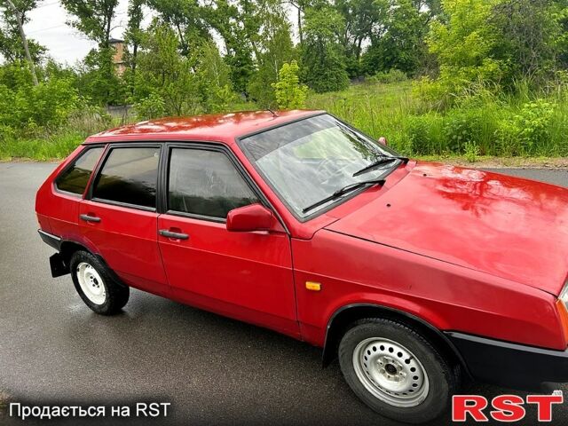 Красный ВАЗ 2109, объемом двигателя 1.5 л и пробегом 395 тыс. км за 1100 $, фото 2 на Automoto.ua