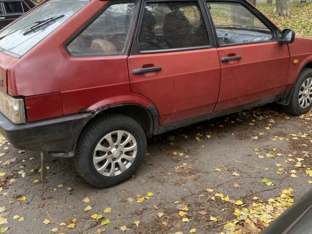 Красный ВАЗ 2109, объемом двигателя 1.3 л и пробегом 300 тыс. км за 310 $, фото 5 на Automoto.ua