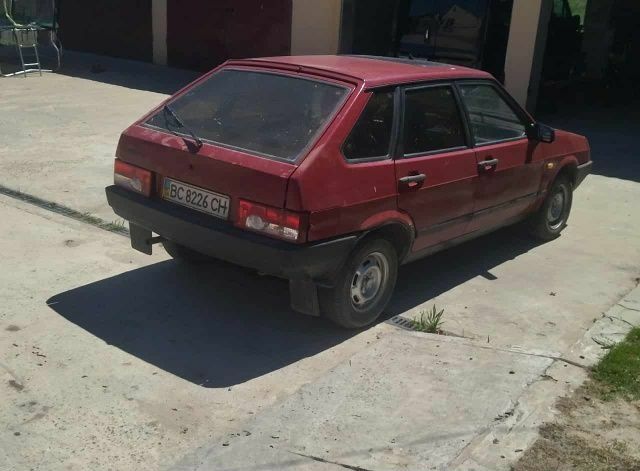Красный ВАЗ 2109, объемом двигателя 0 л и пробегом 79 тыс. км за 716 $, фото 5 на Automoto.ua