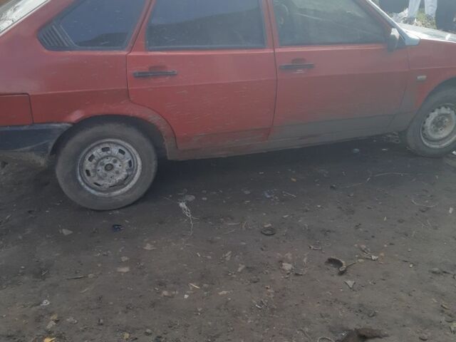 Красный ВАЗ 2109, объемом двигателя 1.5 л и пробегом 248 тыс. км за 600 $, фото 2 на Automoto.ua