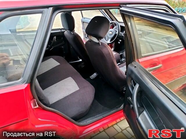 Красный ВАЗ 2109, объемом двигателя 1.3 л и пробегом 200 тыс. км за 1450 $, фото 4 на Automoto.ua
